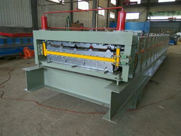 الصين انخفض الجدار الحديد المجلفن لوحة لفة تشكيل آلة 380V 60HZ 10-12MPa الضغط الهيدروليكي المزود